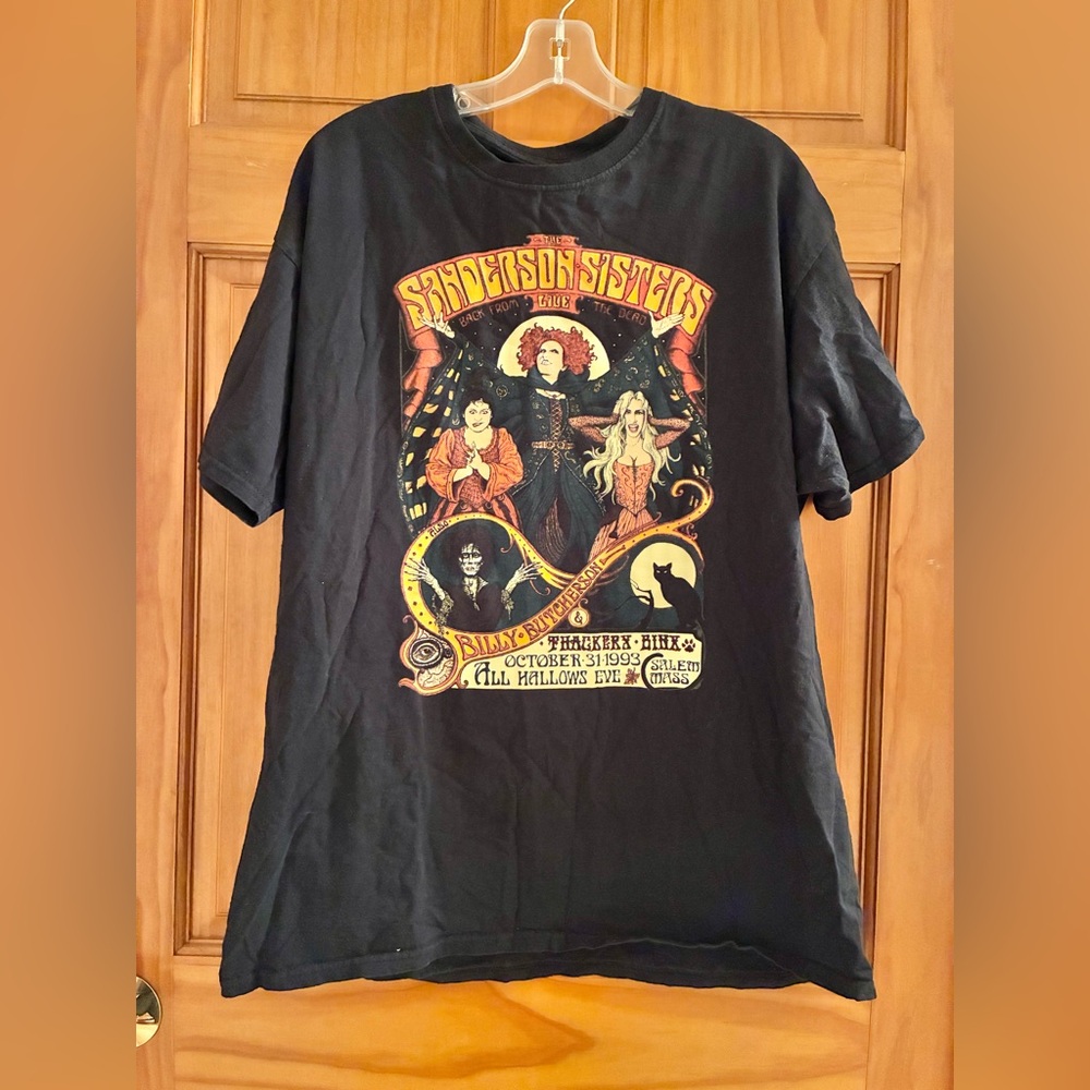 Hocus Pocus Sanderson Sisters / Billy Butcherson & Thackery Binx Graphic Tee XL